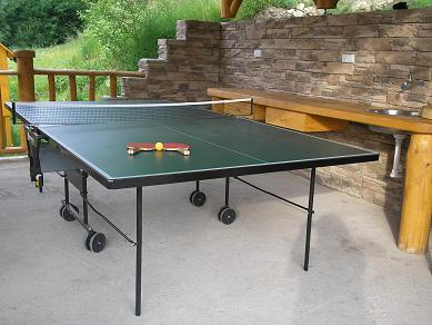 Stoln� tenis